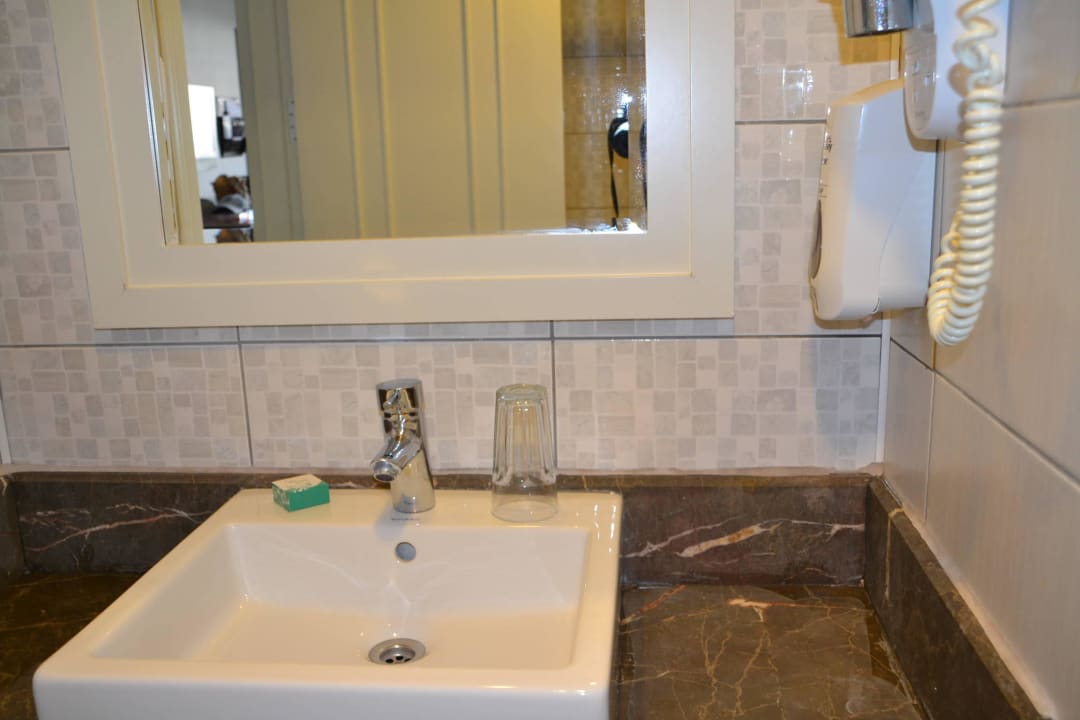 Ausstattung Bad für 4 Personen!! Alba Queen Hotel