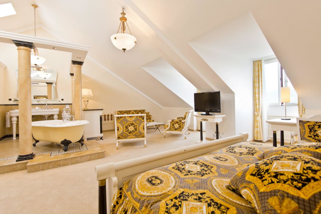 Designer Juniorsuite Versace 4* Hotel Seeburg
