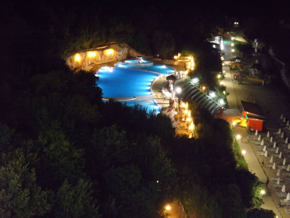 Pool bei Nacht Paradise Beach Hotel