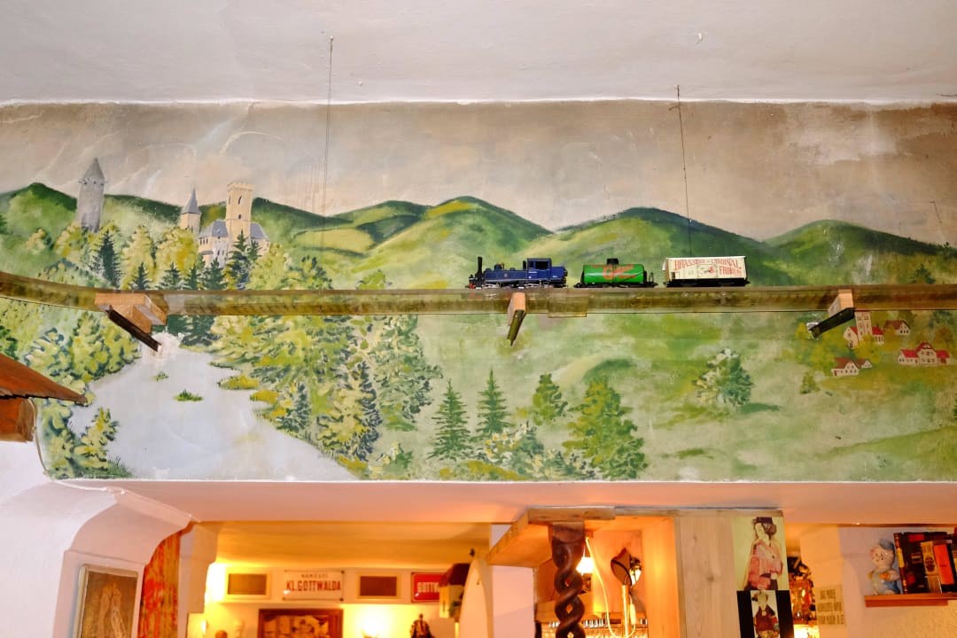 Restaurant mit Modelleisenbahnzug Hotel Zlatý Anděl