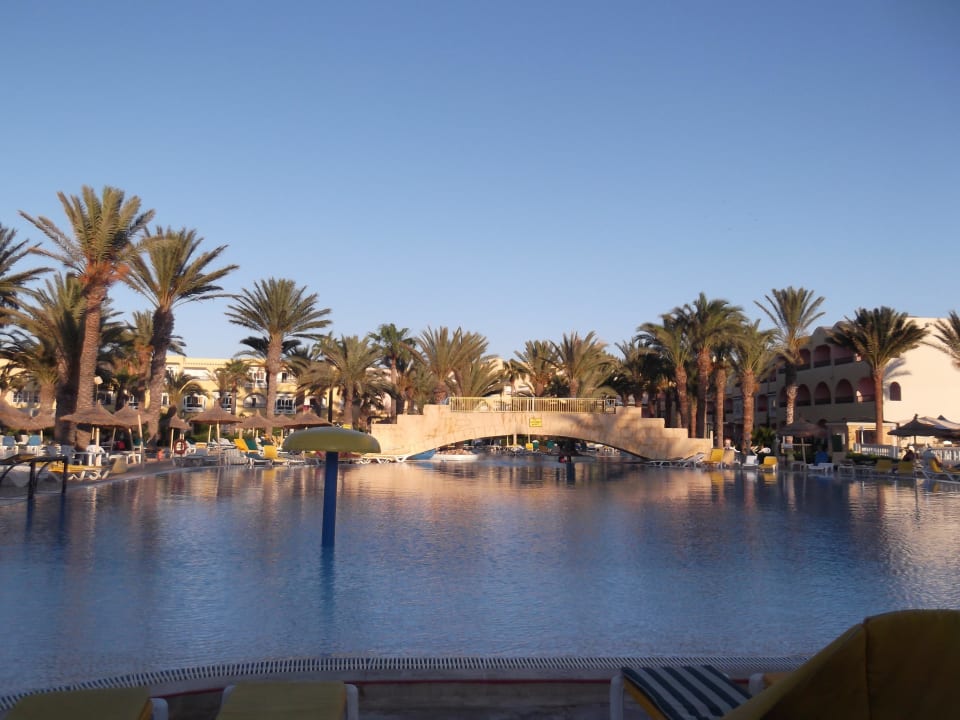 Sehr großer Pool Houda Golf & Beach Club