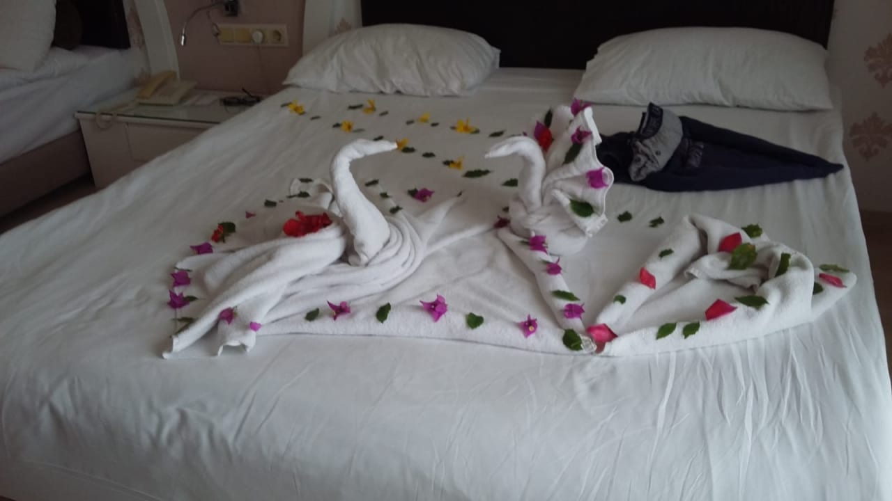 Zimmer Side Royal Paradise Hotel