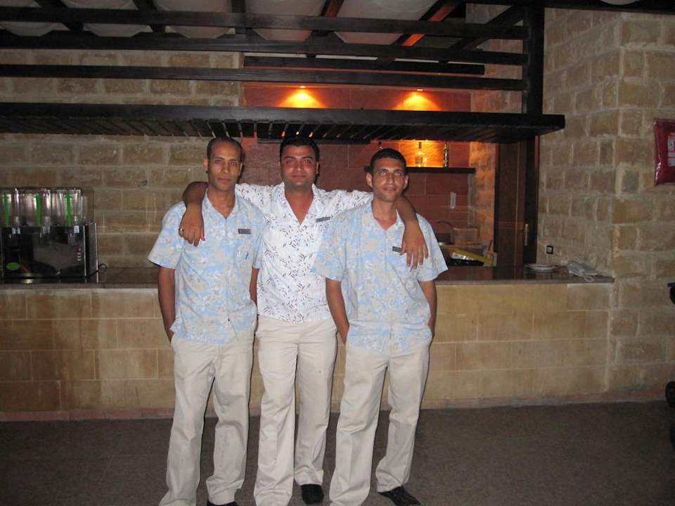 2 Radler bitte  Pickalbatros Alf Leila Wa Leila Resort - Neverland Hurghada