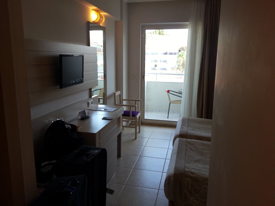 Zimmer Seaden Corolla Hotel