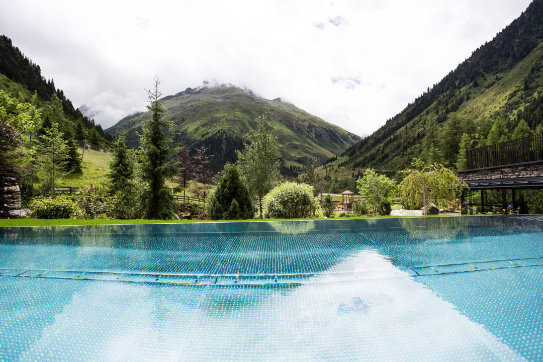 Pool Verwöhnhotel Wildspitze