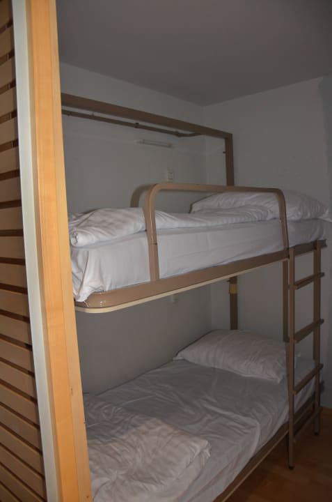 Das "gemütliche" Kinderzimmer :-( Falkensteiner Club Funimation Borik