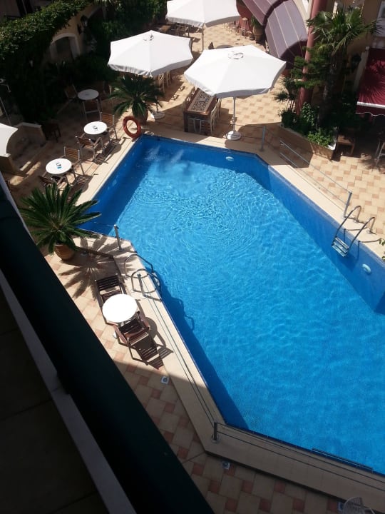 Pool von oben Evilion Sea & Sun Hotel