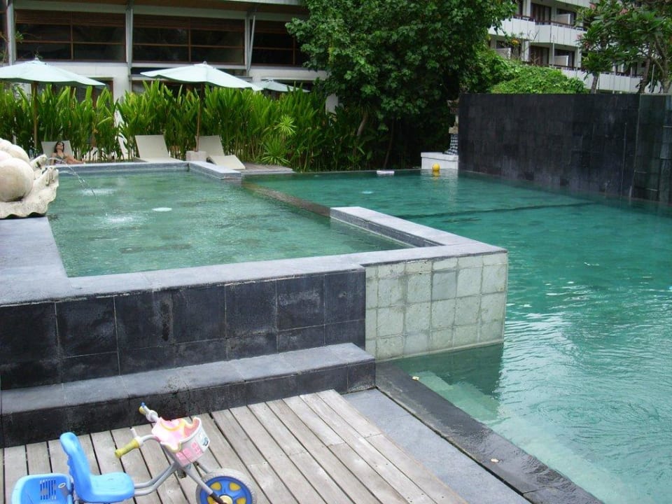 Pool mit Kinderbereich Villa Puri Ayu