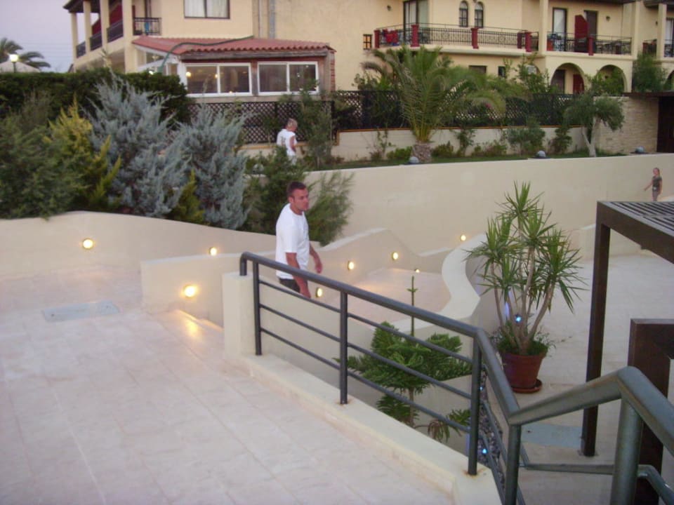 Ansicht Garten/Hotel Minos Mare Royal