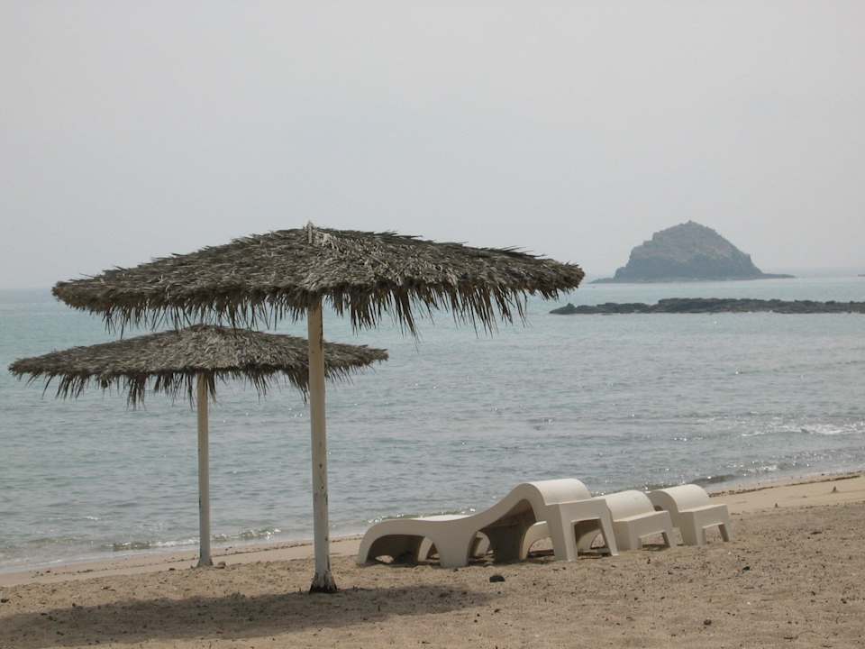 Sunbeds Holiday Beach Resort