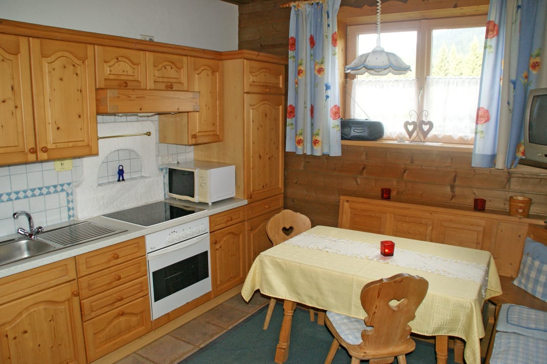 Küche in der Ferienwohnung für 2-4 Personen Gästehaus Neumayer