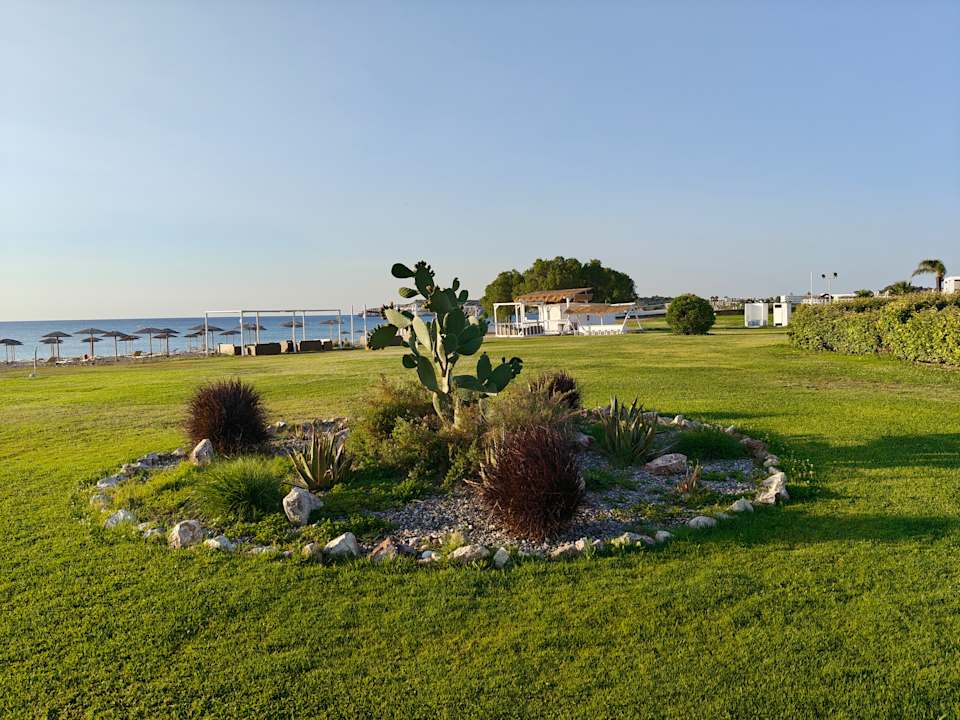 Gartenanlage Asterias Beach Resort