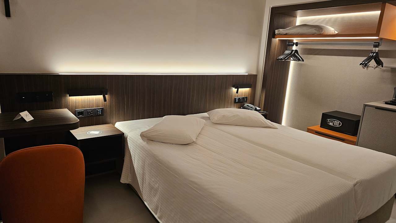 Zimmer Esperides Beach Resort