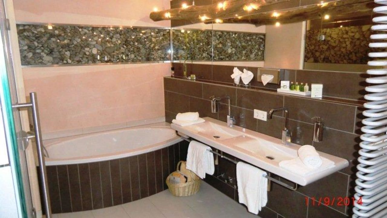 Bad 1 The Alpine Palace