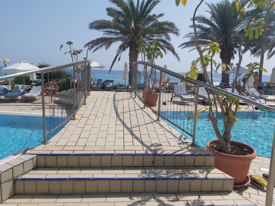 Pool Hotel Sunrise Beach