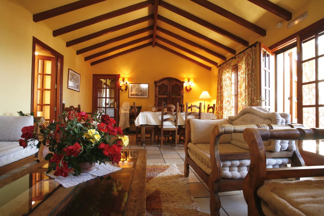 Salón Casas Rurales Las Rosas