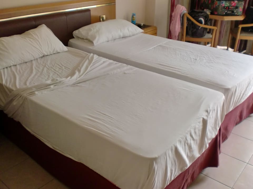 Bett The Diplomat Hotel