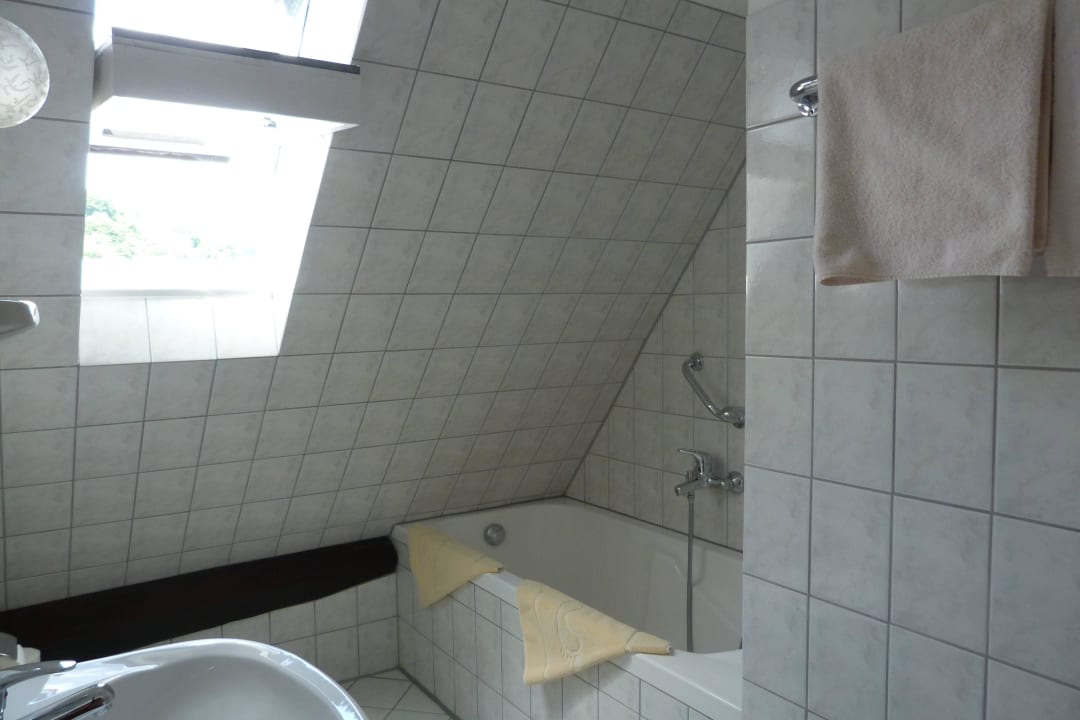 Sauberes BAD Hotel Graf Rolshausen