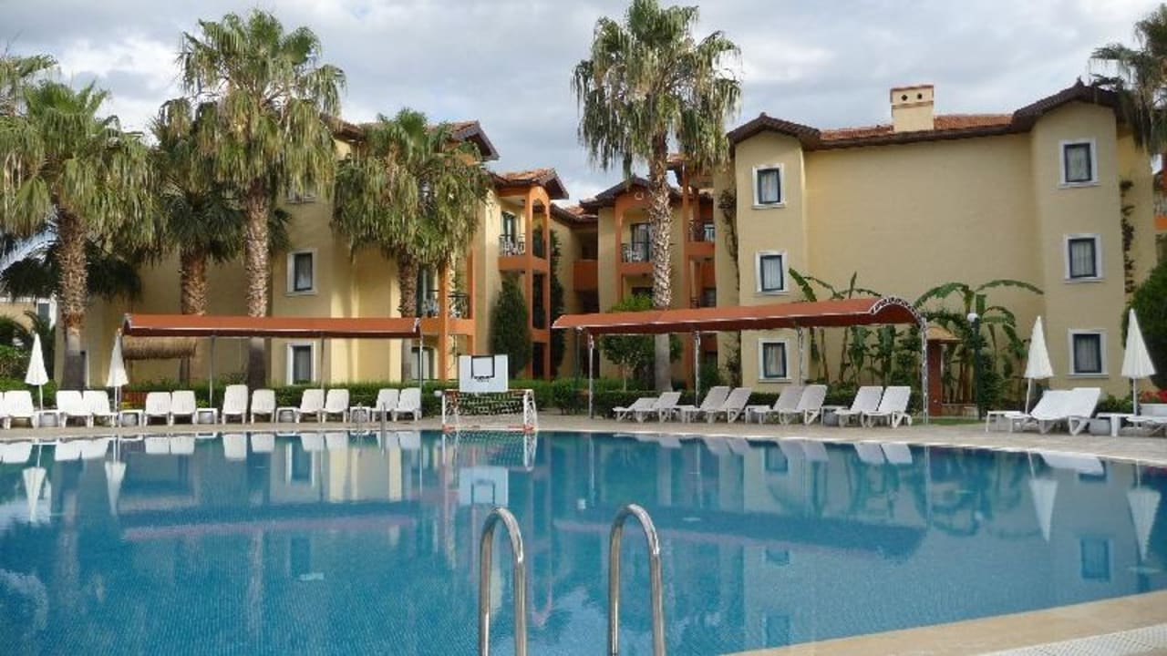 Poolblick Miramare Queen Hotel