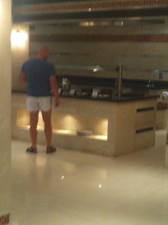 Sehr schöne Abendgarderobe SUNRISE Crystal Bay Resort