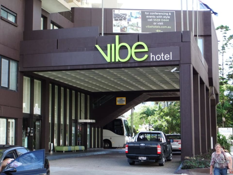 Einfahrt Hotel Vibe Gold Coast