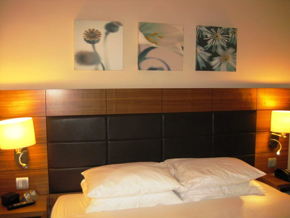 Queensizebett im Garden inn Hilton Garden Inn Frankfurt Airport