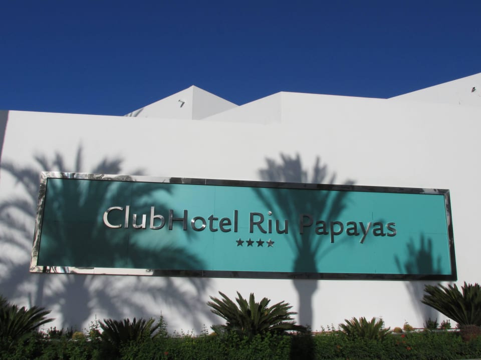 Eingangsschild Hotel Riu Papayas