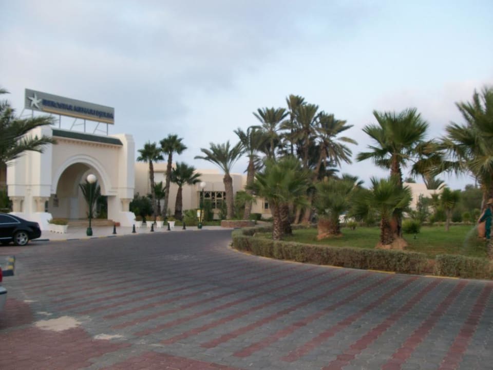 Eingang Iberostar Waves Mehari Djerba