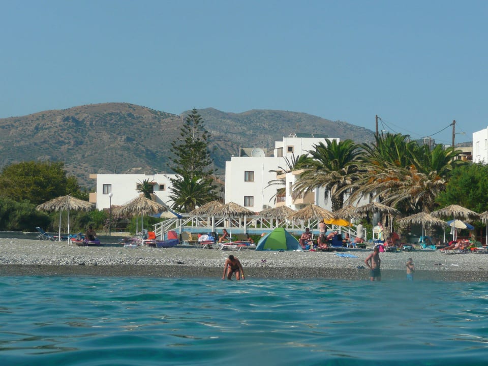 Meer, Strand und das South Coast dahinter Hotel South Coast