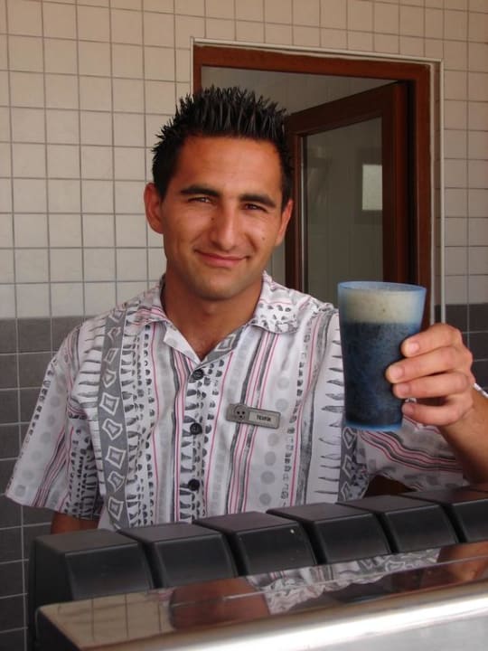 Tevfik, Barkeeper im Fun-Park Monachus Hotel & Spa