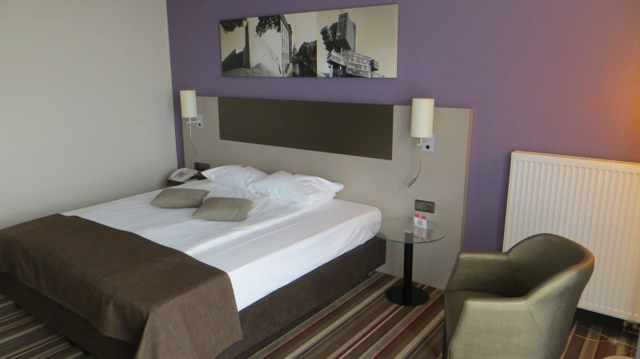 Das Bett Leonardo Hotel Hannover Airport