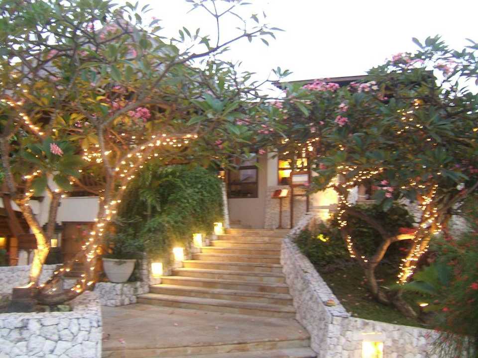 Aufgang zum ital. Restaurant Padma Resort Legian
