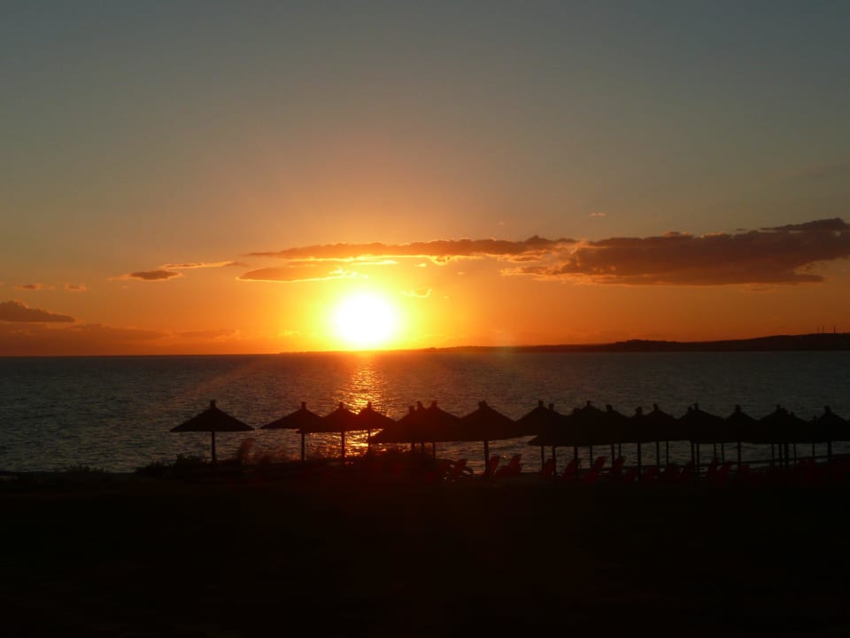 Bei deiesm Sonnenuntergang einen Sundowner! Istion Club & Spa