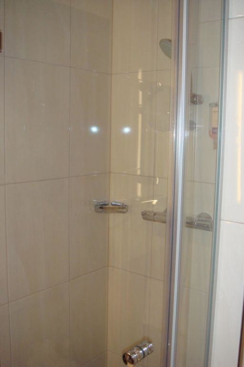 Dusche IntercityHotel Mainz
