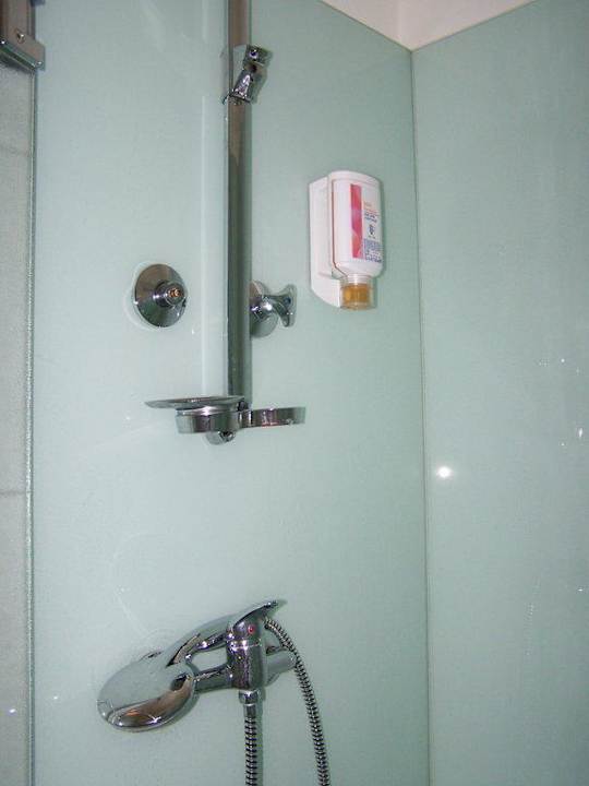 Defekte Dusche PLAZA INN Hamburg Moorfleet