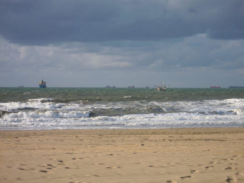 Strand unterhalb des Hotels Boulevard Hotel Scheveningen