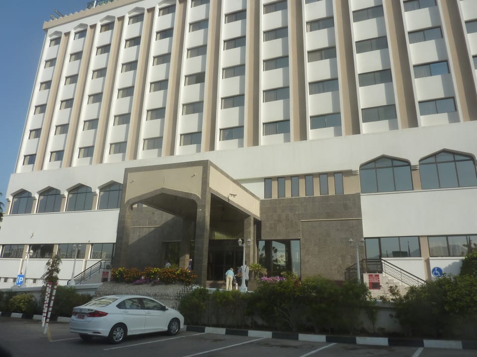 Außenansicht Hotel Holiday Muscat
