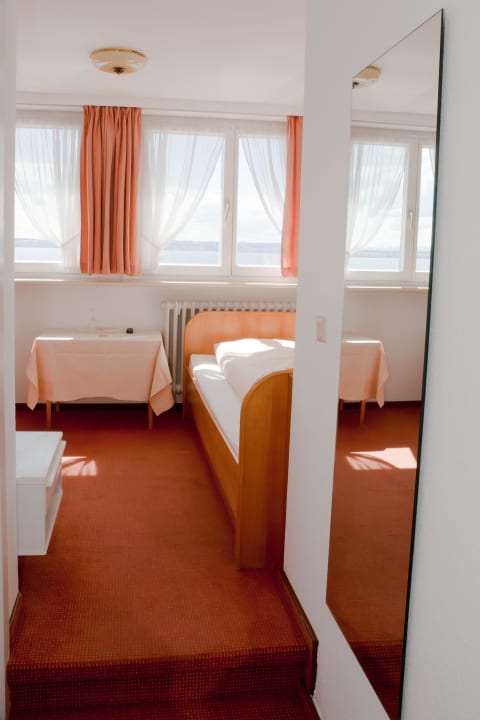 Zimmer 6 Hotel Landhaus Messmer