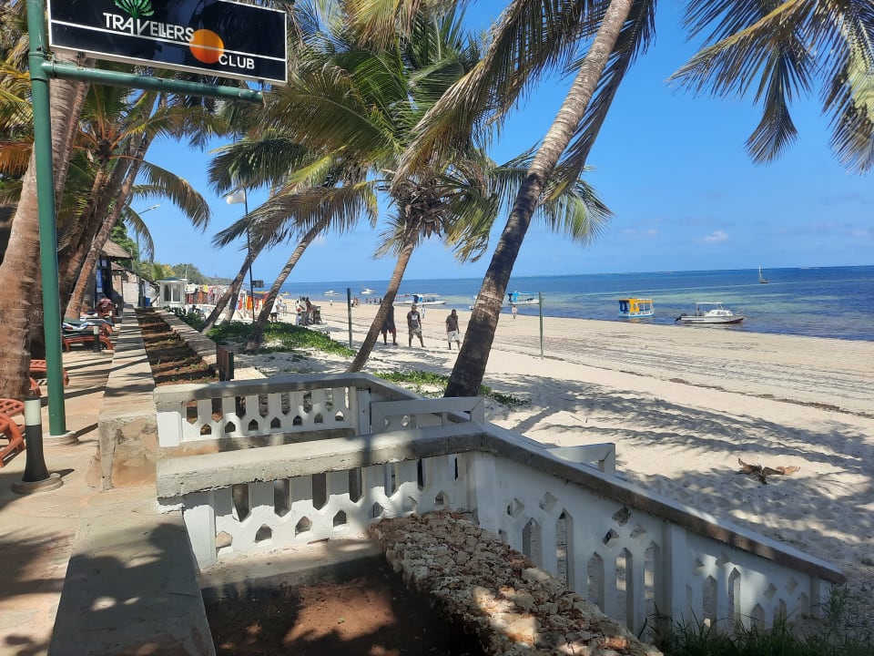 Strand Travellers Beach Hotel & Club