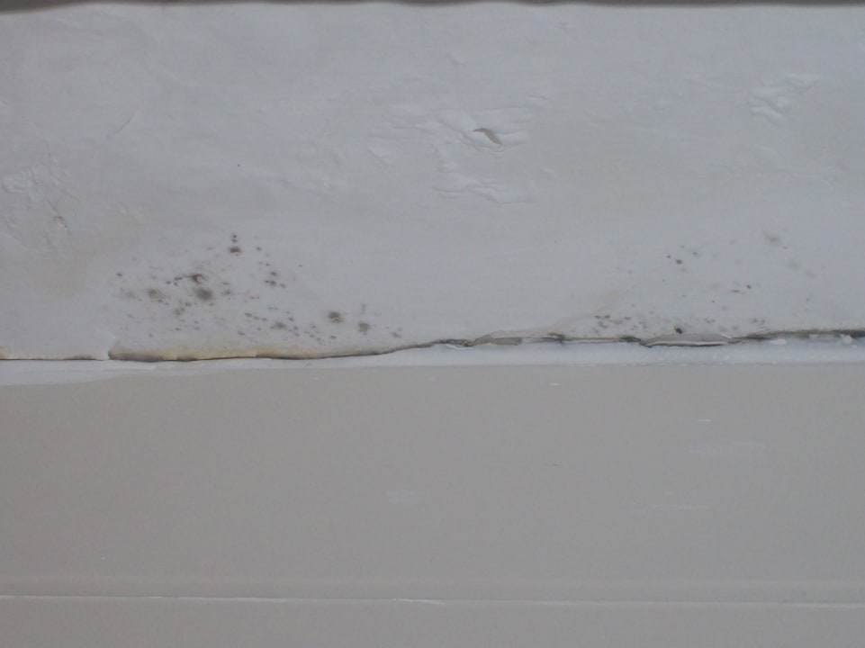 Schimmel im Schlafraum Hotel Caravelle & MiniCaravelle