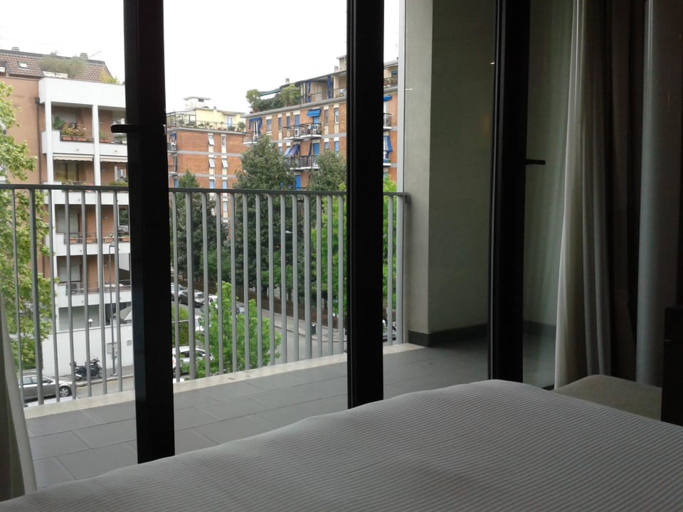 Ausblick vom Bett Hotel Ramada Plaza Milano