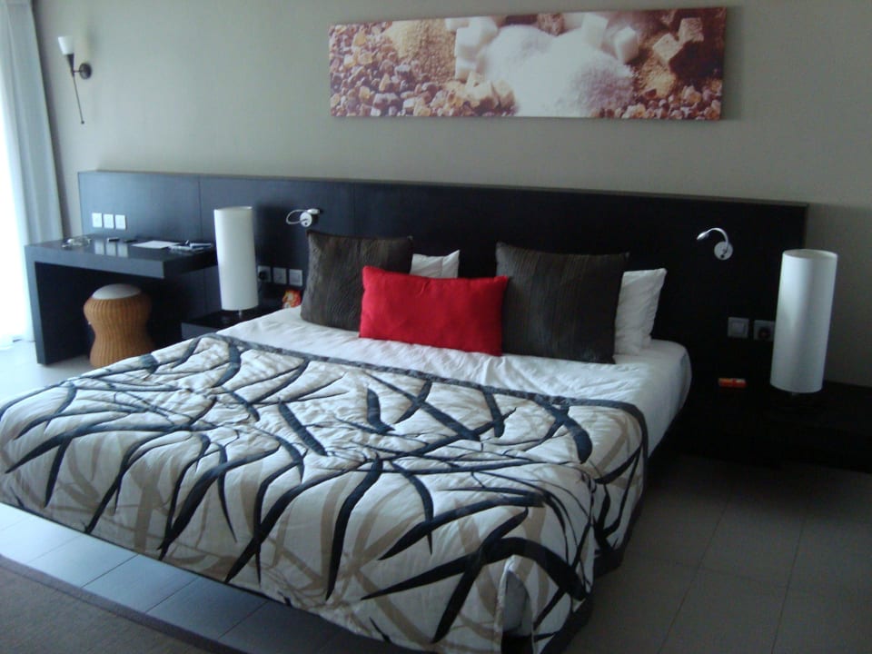 Bett Crystals Beach Resort Belle Mare, a member of Radisson Individuals