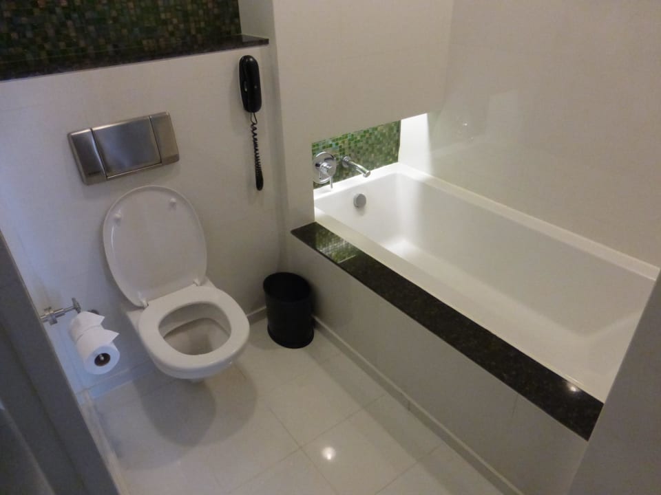 Toilette + Badewanne Chatrium Hotel Riverside Bangkok