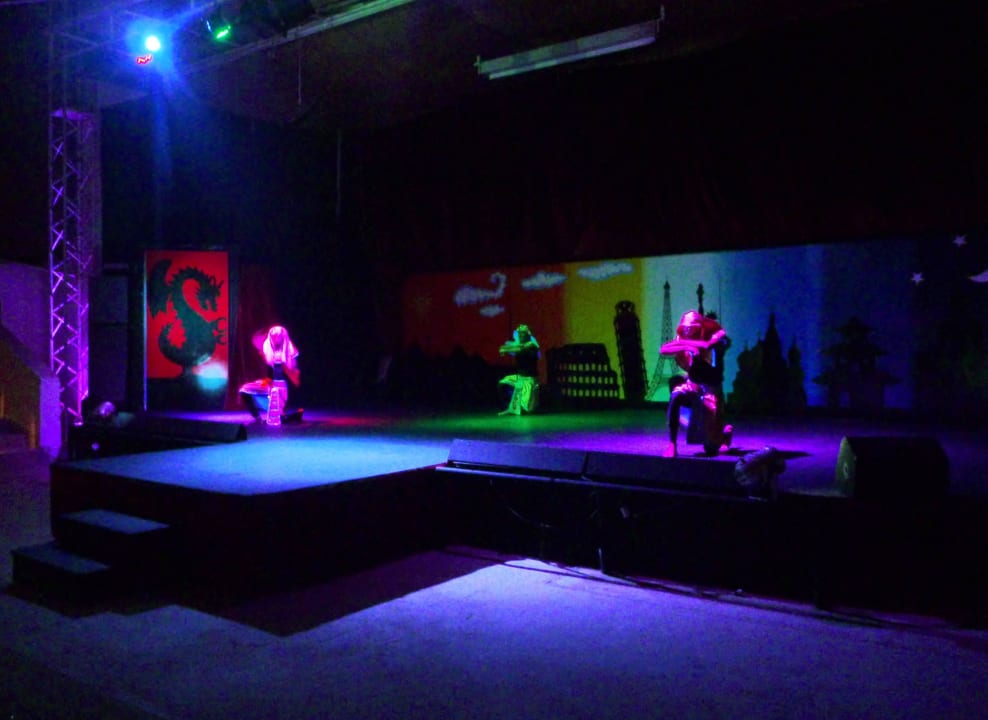 Abendshow des Animationsteams Hotel Mercure Hurghada