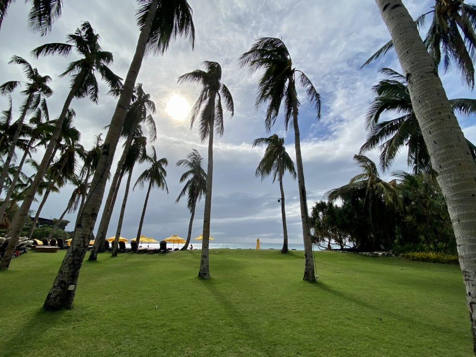 Strand Hotel Shangri-La's Boracay Resort & Spa