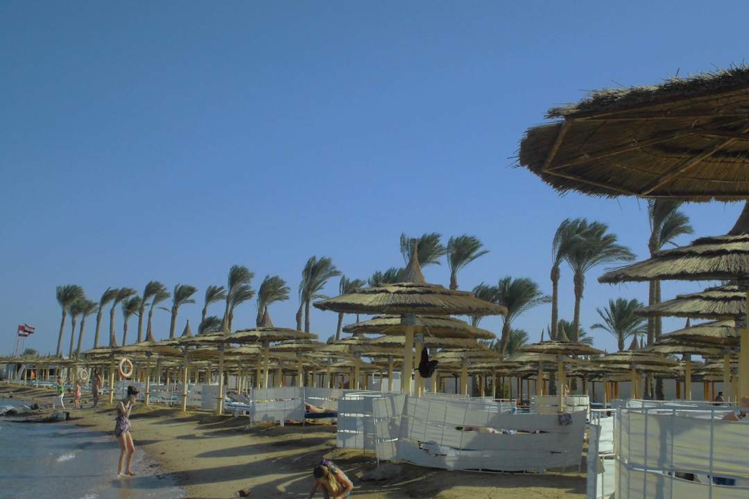 Zum Hotel gehörender Strand Pickalbatros Alf Leila Wa Leila Resort - Neverland Hurghada