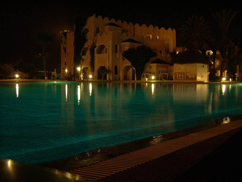 Pool bei Nacht Mahdia Beach & Aquapark