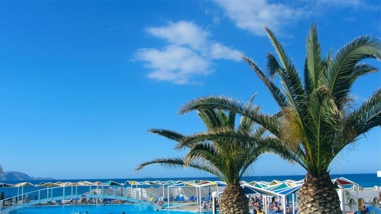Ausblick von der oberen Terrasse Mitsis Rinela