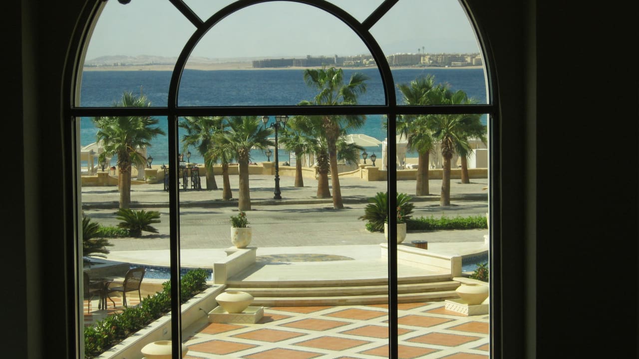 Vom Hotel auf die Außenanalge Kaisol Romance Resort