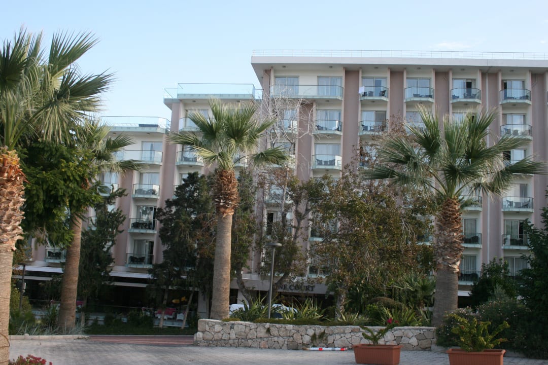 Eins der Gebäude Acapulco Beach Club & Resort